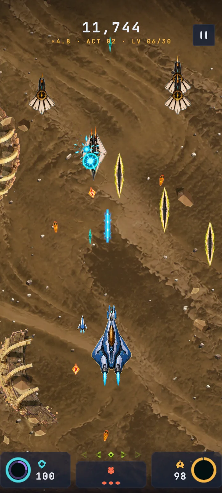 Surge gameplay showing the player ship fighting enemies in the Dustsea